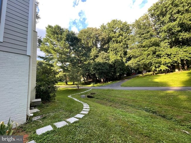 Building Photo - 3137 Trenholm Dr