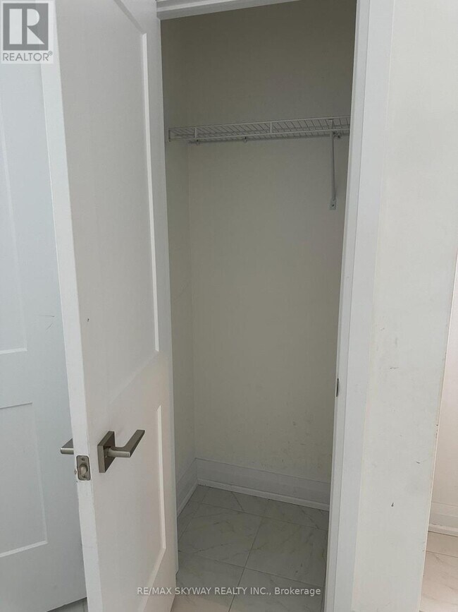 Photo - 163 Stonebrook Wy