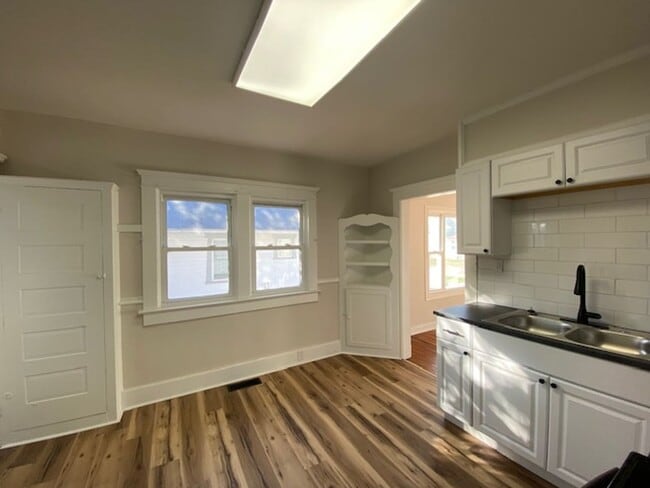 Photo - Welcome to this charming 4-bedroom, 1-bathroom home located in the heart of Springfield, OH+