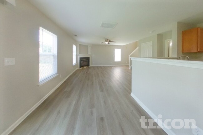 Photo - 721 Aberdeen Glen Pl