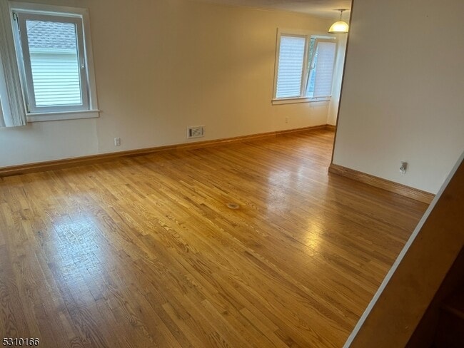 Photo - 15 Laurel Pl