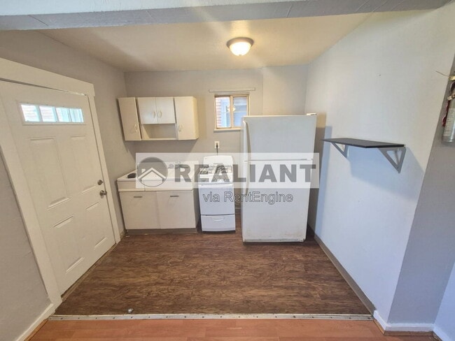 Photo - 805 Oak St Unit Apartment 2