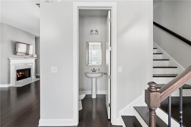 Photo - 1302 Harris Way S