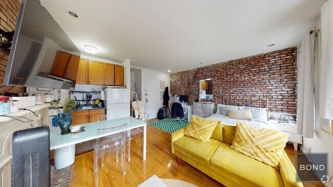 Building Photo - 92 Third Avenue Unit 4F Rental