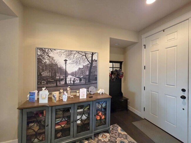 Photo - Large 3 bedroom, 3 bath newer build in sou...