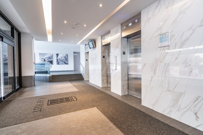 Photo - Yonge Eglinton Apartments – Duplex