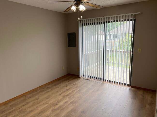 Photo - 2 bedroom/2 bath duplex! Southwest! 2 car...