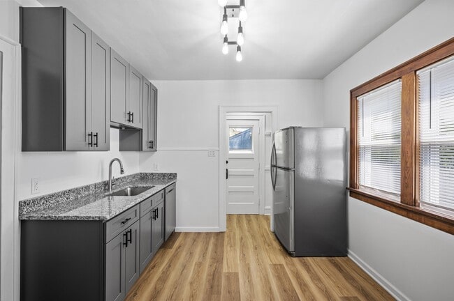 Photo - 11408 Headley Ave