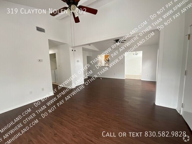Building Photo - 319 Clayton Nolen Dr Unit 202 Rental