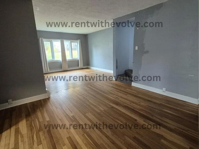 Photo - 209 N Walnut St