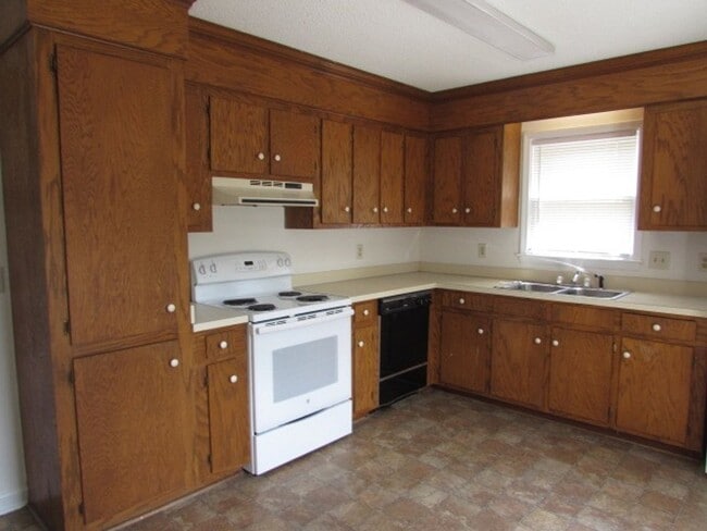 Photo - Updated Townhouse
