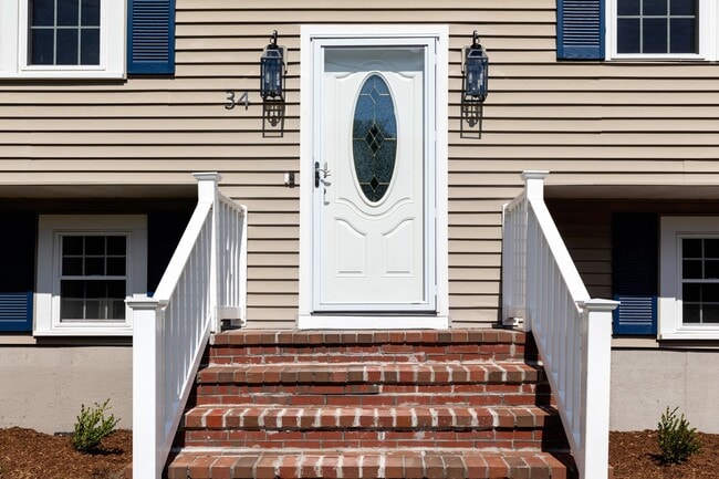 34 Surrey Dr