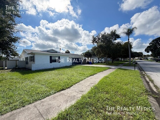 1718 Palmer Ln