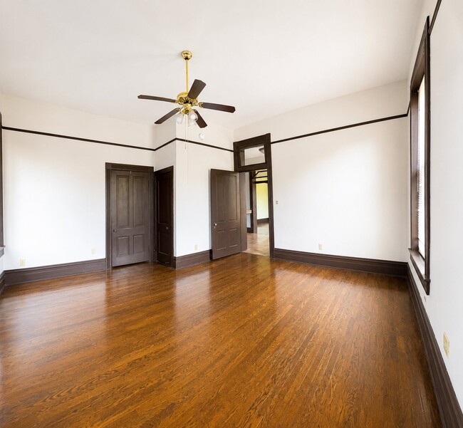 Photo - 302 N 7th St