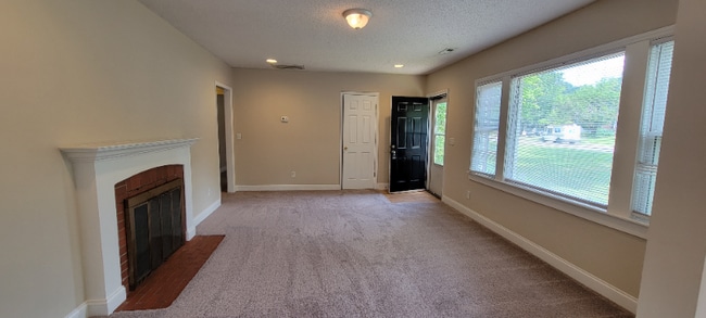 Photo - 2506 E 4th St