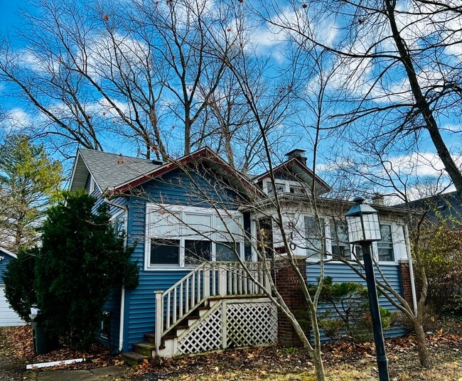 Building Photo - 910 S Anderson St