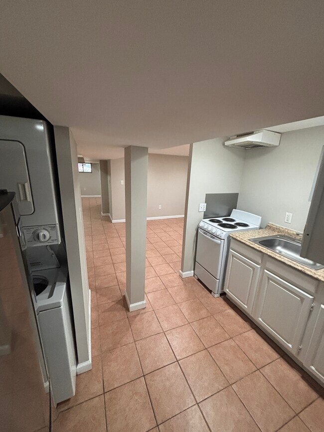 Photo - 449 Newton Pl NW