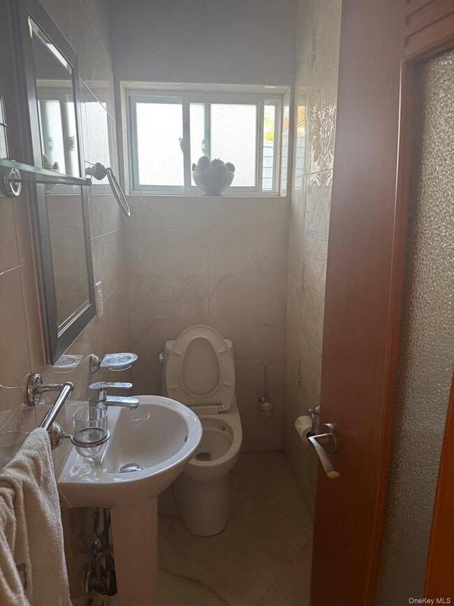 Photo - 138-54 Hoover Ave Unit 3R