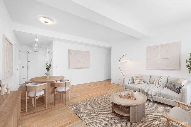 Building Photo - 43 W 61st St Unit 16K