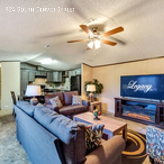 Photo - 824 S Denver St