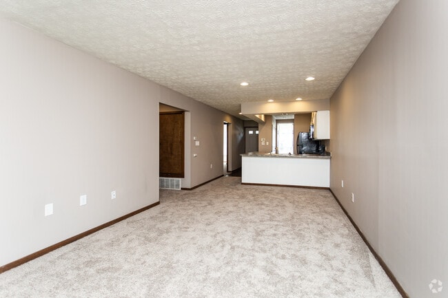 2BR, 1.5BA - 1,052 SF - HIBERNIA