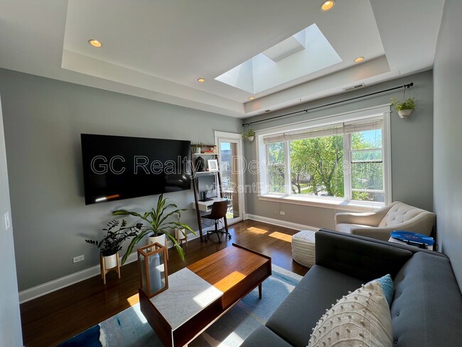 Photo - 2702 W Cortland St Unit 3