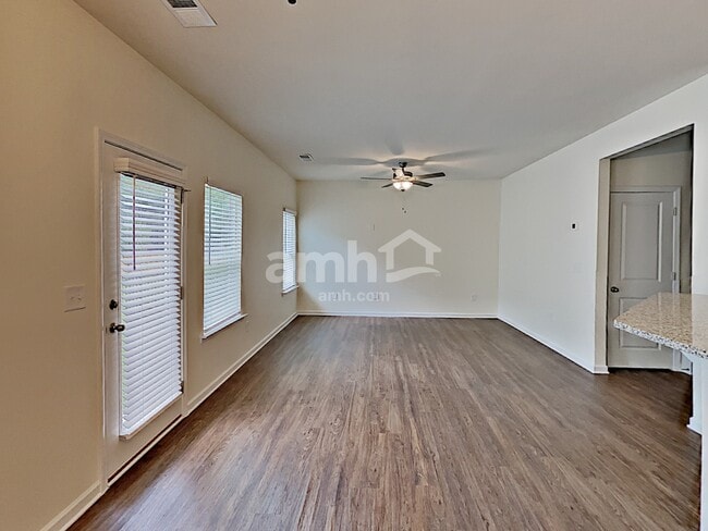 Photo - 516 Woodall Rd