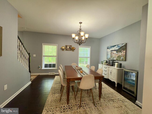 Photo - 864 Ridgemont Dr