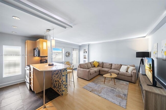 Building Photo - 1545 Euclid Ave Unit 6K