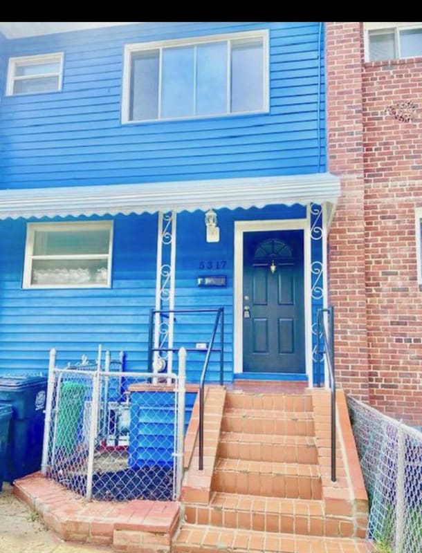 Building Photo - 5317 Leverett St Rental