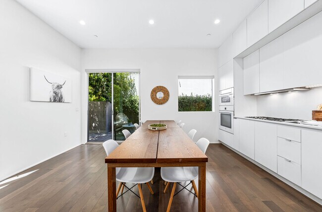 Photo - 935 N San Vicente Blvd Unit 3