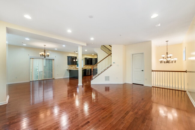 Photo - 3114 Raintree Dr