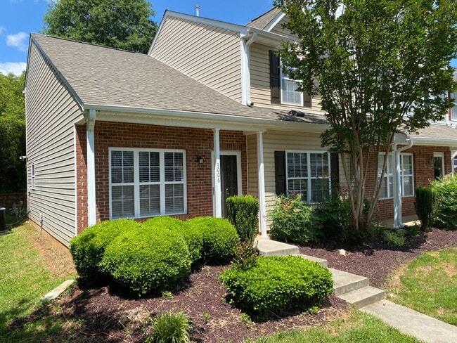 Photo - 3006 Kensington Pl