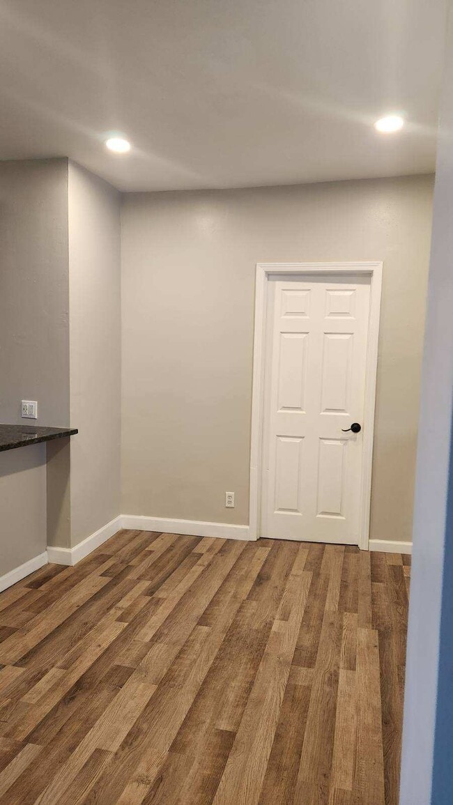 Photo - 116 Chestnut St Unidad B Lower