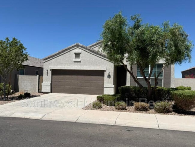 Photo - 2226 N Comiskey Dr
