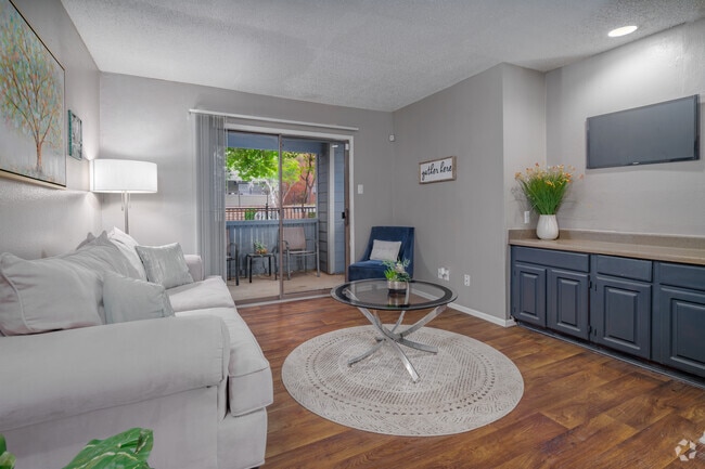 1BR, 1BA - 532SF - Living Room