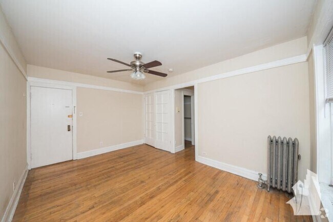Building Photo - 1 bedroom in Chicago IL 60657 Unit 516-210 Rental