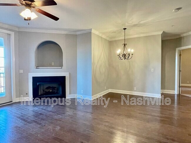 Photo - 307 Seven Springs Way Unidad Apt 303