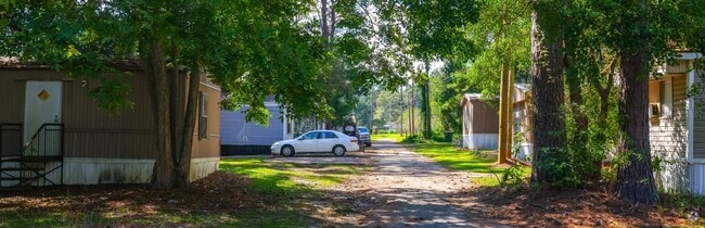 Building Photo - Pine Lake Rental