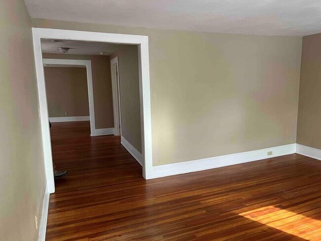 Photo - 412 Tompkins St
