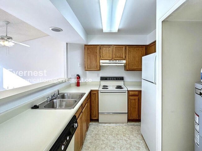 Photo - 3700 Iguana Dr