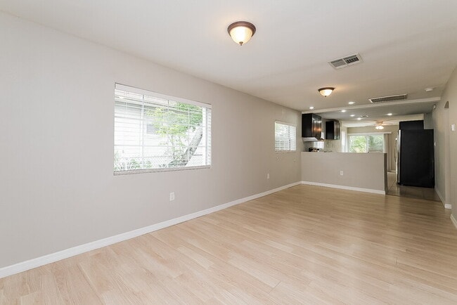 Photo - 522 E Lime St