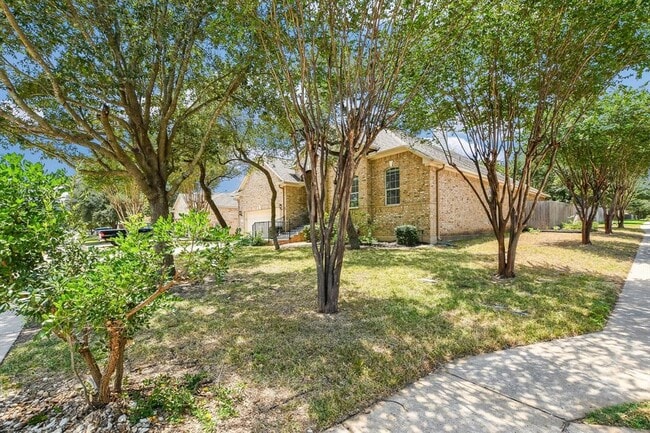 Photo - 401 King Eider Ln