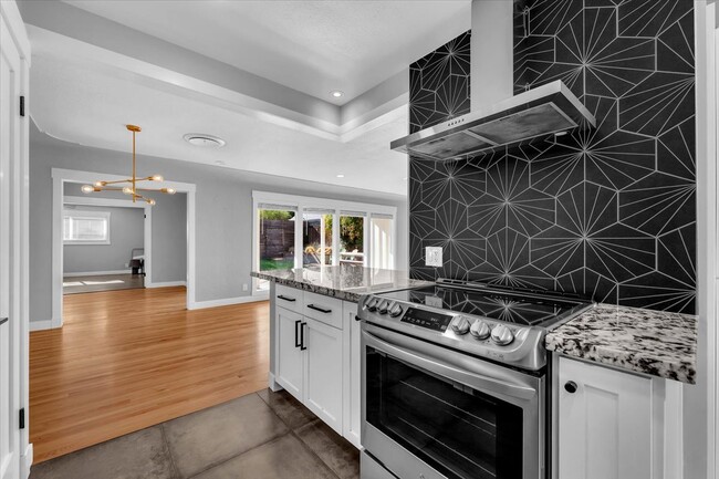 Acabados retro - 1132 Walnut Ave