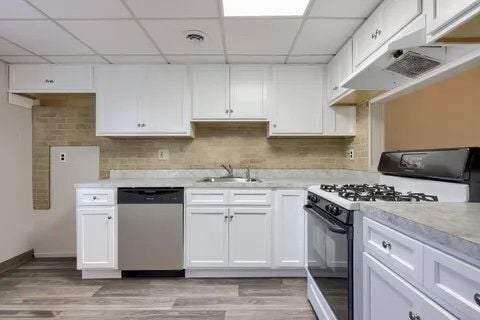 341 Greenland Dr