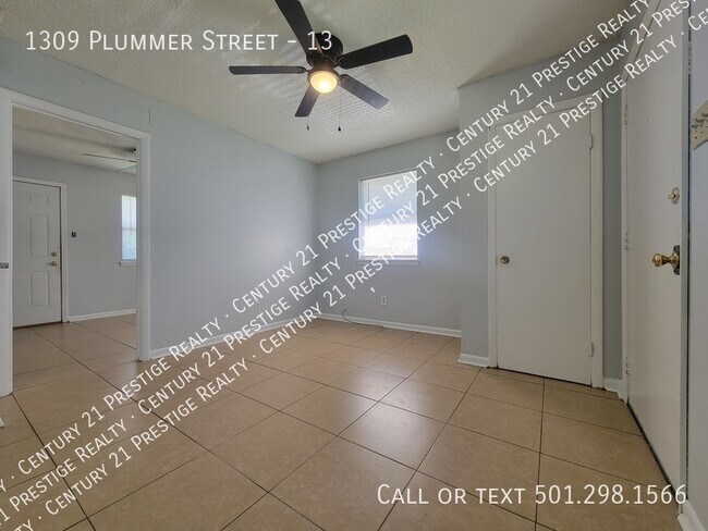 Photo - 1309 Plummer St Unit 13