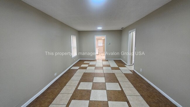 Photo - 873 Melson Ave
