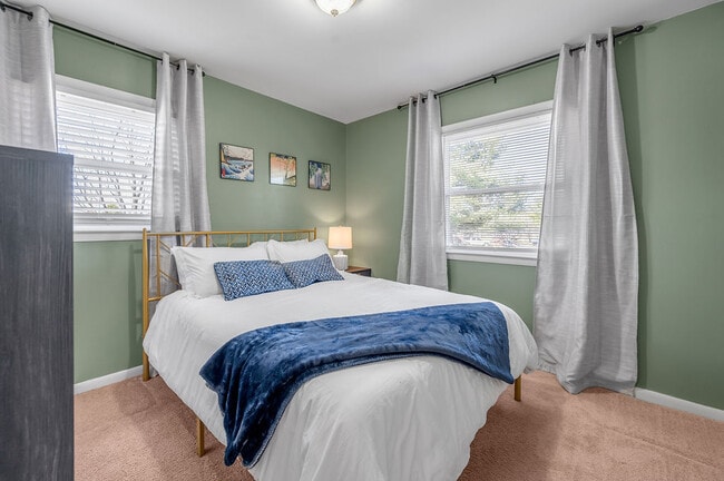 Photo - 2928 Argyle Dr