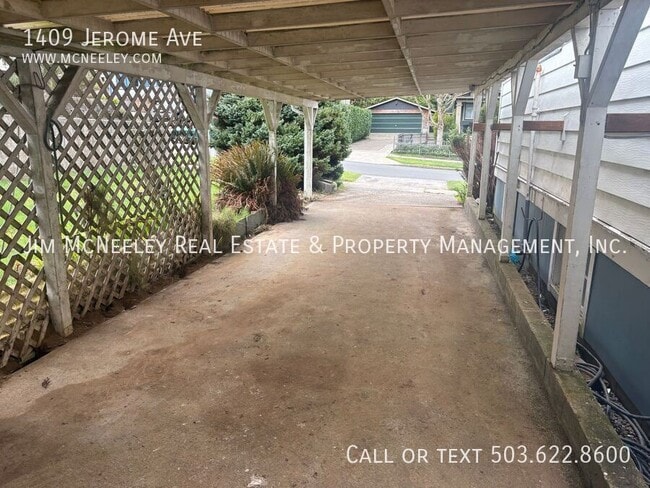 Photo - 1409 Jerome Ave