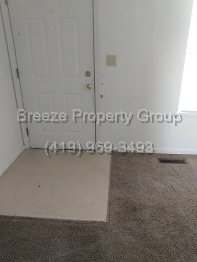 512 Hope St Townhome Townhome Rental in Lima OH